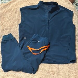 FIGS Deep Reef Women’s scrub set